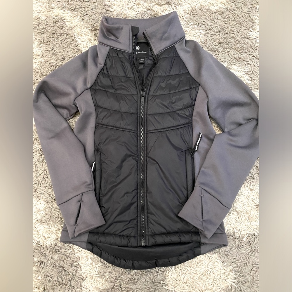 NWOT🌟 Boys All In Motion Jacket with thumb hole sleeve Size 8/10 Black and Gray
